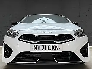 Used 2022 Kia Ceed GT-Line White - Interior and Exterior details 11