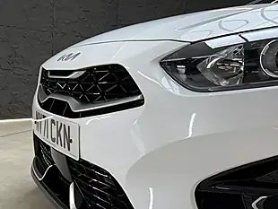 Used 2022 Kia Ceed GT-Line White - Interior and Exterior details 15