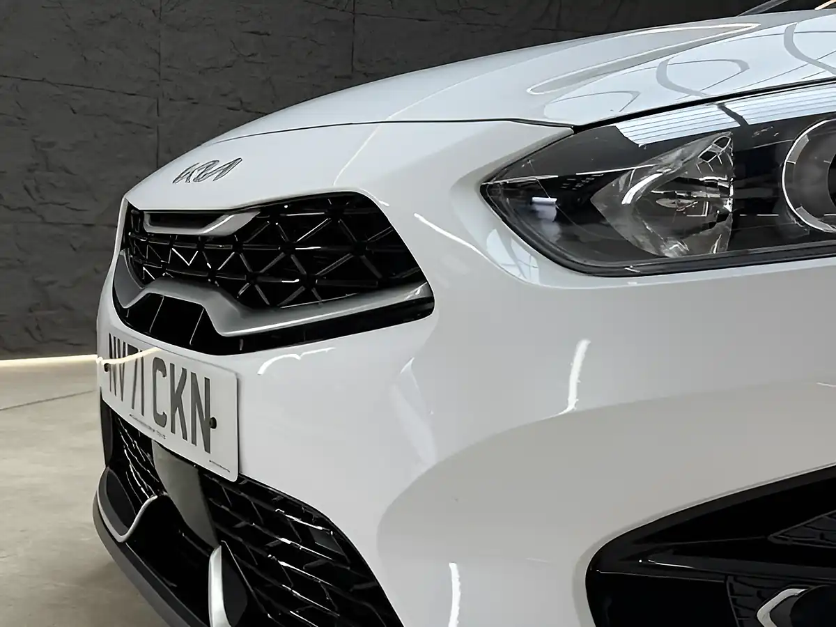 Used 2022 Kia Ceed GT-Line White - Interior and Exterior details 15