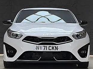 Used 2022 Kia Ceed GT-Line White - Interior and Exterior details 3