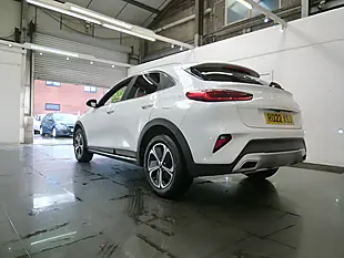 Used 2022 Kia Ceed Xceed 3 White - Interior and Exterior details 10