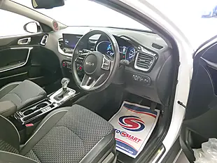Used 2022 Kia Ceed Xceed 3 White - Interior and Exterior details 13