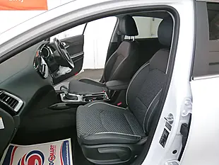 Used 2022 Kia Ceed Xceed 3 White - Interior and Exterior details 14