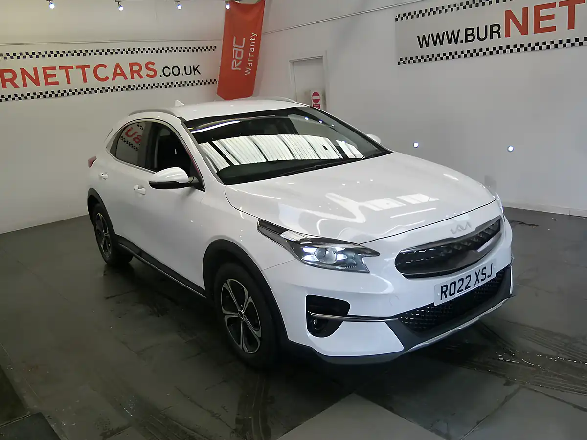 Used 2022 Kia Ceed Xceed 3 White - Interior and Exterior details 3