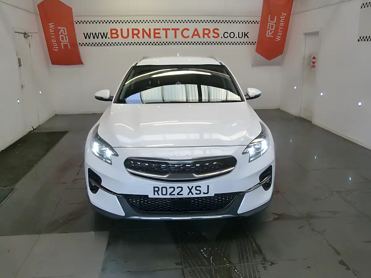 Used 2022 Kia Ceed Xceed 3 White - Interior and Exterior details 4