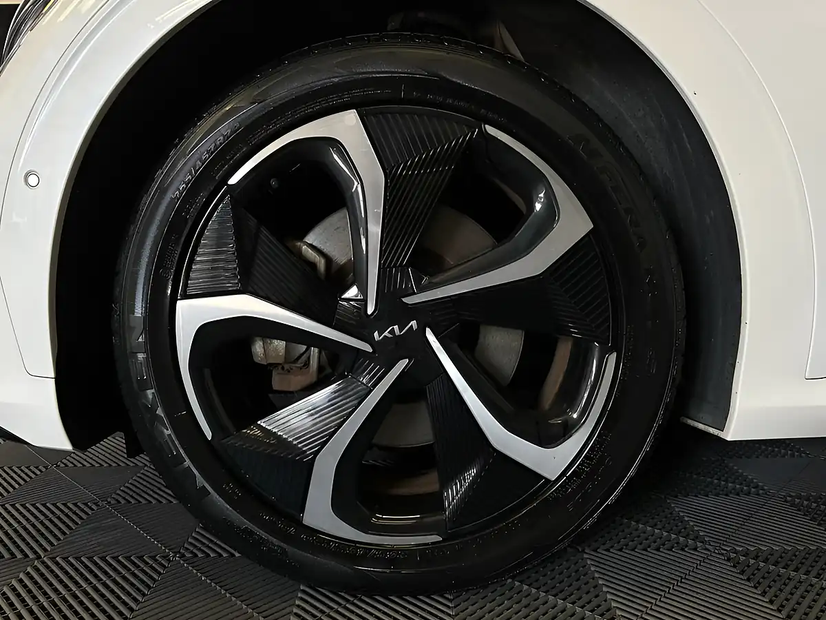 Used 2022 Kia EV6 GT-Line S White - Interior and Exterior details 10