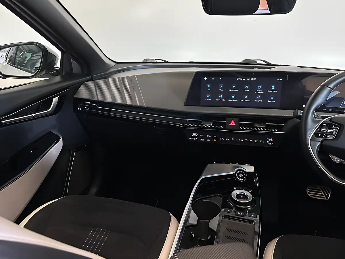 Used 2022 Kia EV6 GT-Line S White - Interior and Exterior details 19