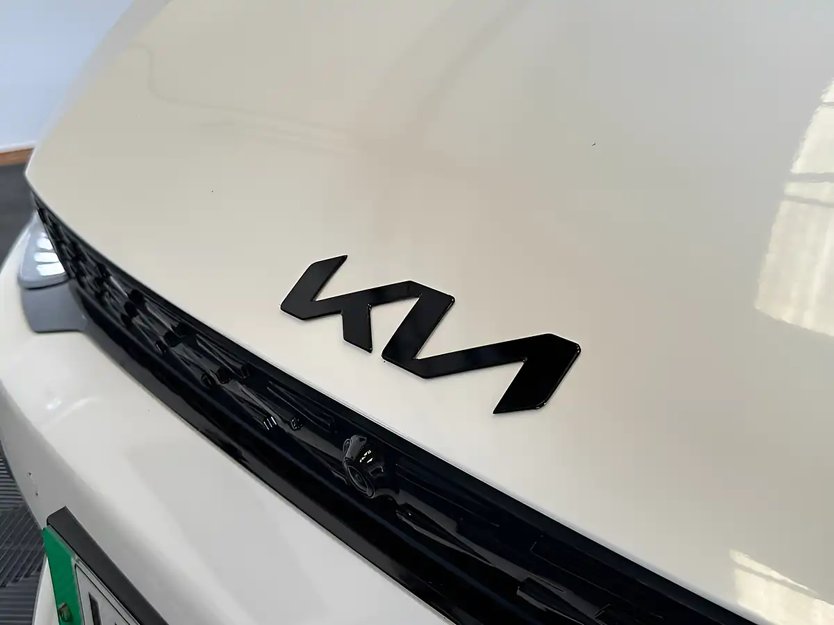 Used 2022 Kia EV6 GT-Line S White - Interior and Exterior details 2