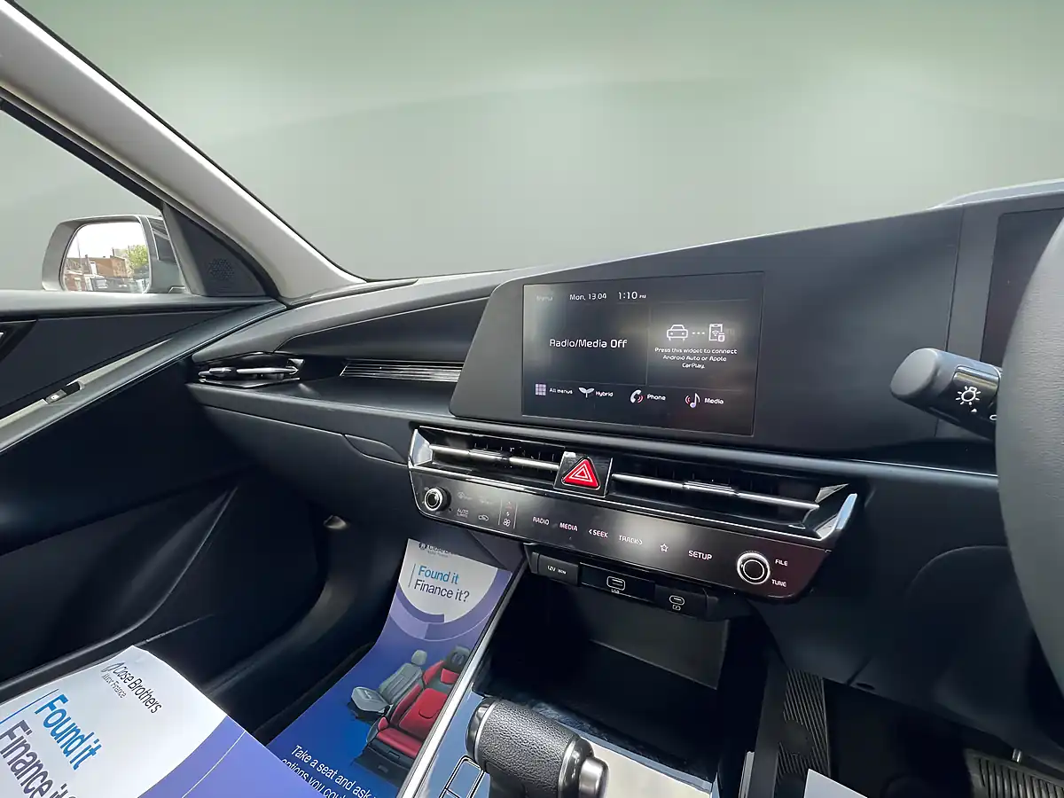 Used 2022 Kia Niro 2 Black - Interior and Exterior details 12