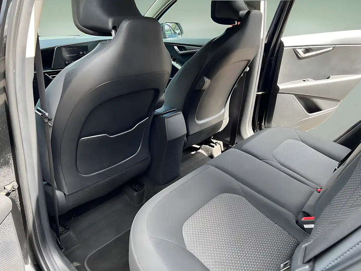 Used 2022 Kia Niro 2 Black - Interior and Exterior details 14