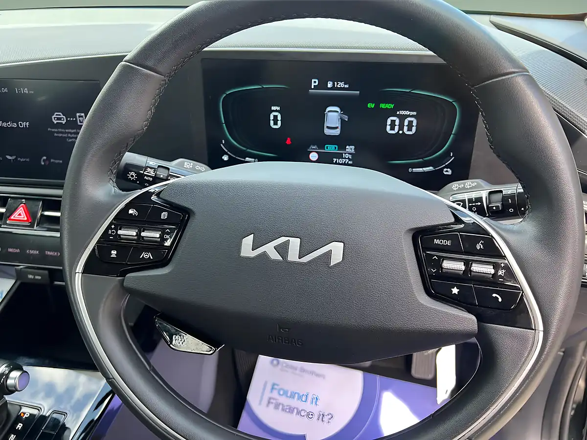 Used 2022 Kia Niro 2 Black - Interior and Exterior details 18