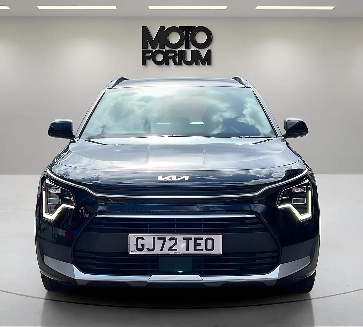Used 2022 Kia Niro 2 Black - Interior and Exterior details 7