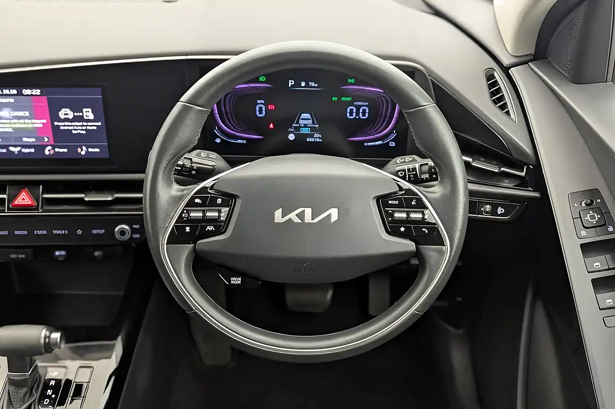 Used 2022 Kia Niro 2 Black - Interior and Exterior details 14