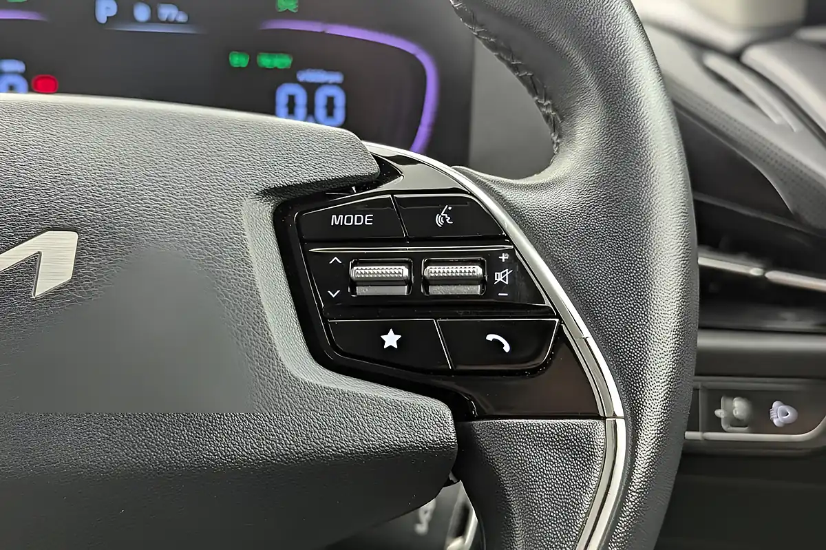Used 2022 Kia Niro 2 Black - Interior and Exterior details 15