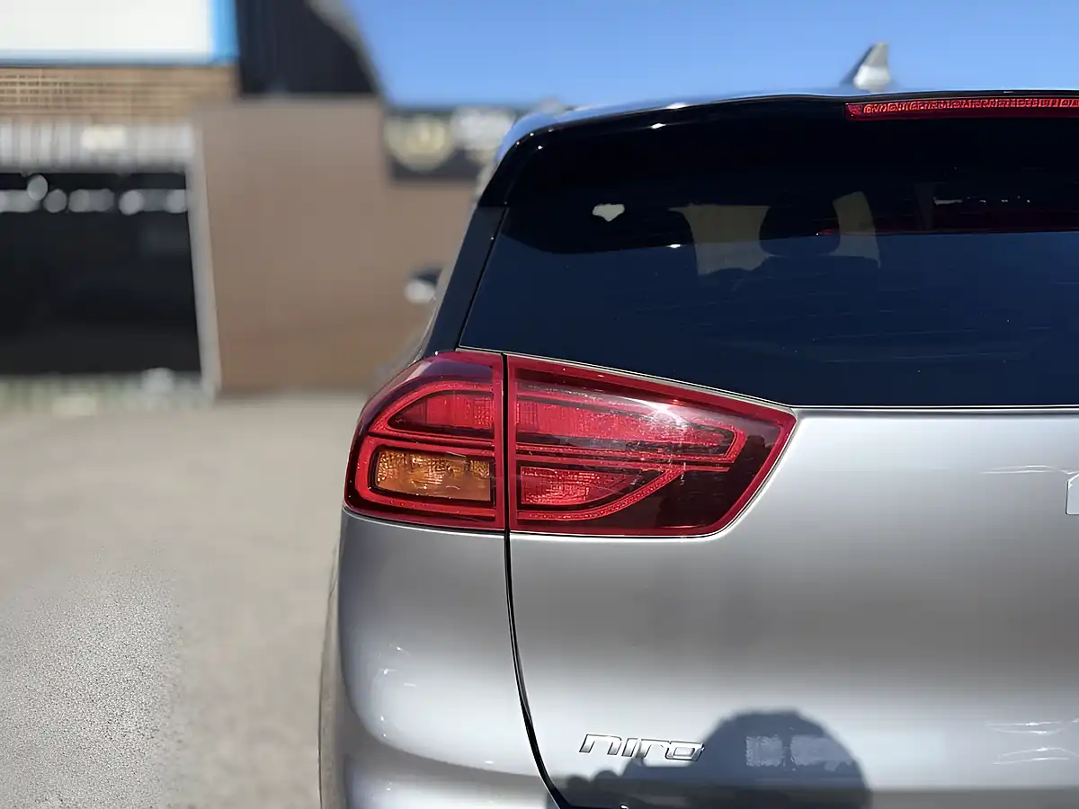 Used 2022 Kia Niro 2 Grey - Interior and Exterior details 11