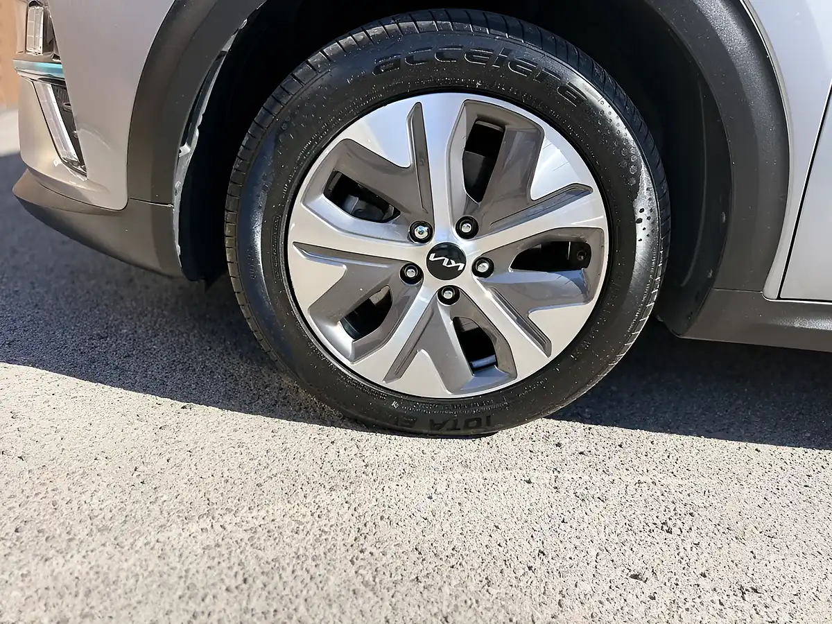 Used 2022 Kia Niro 2 Grey - Interior and Exterior details 17