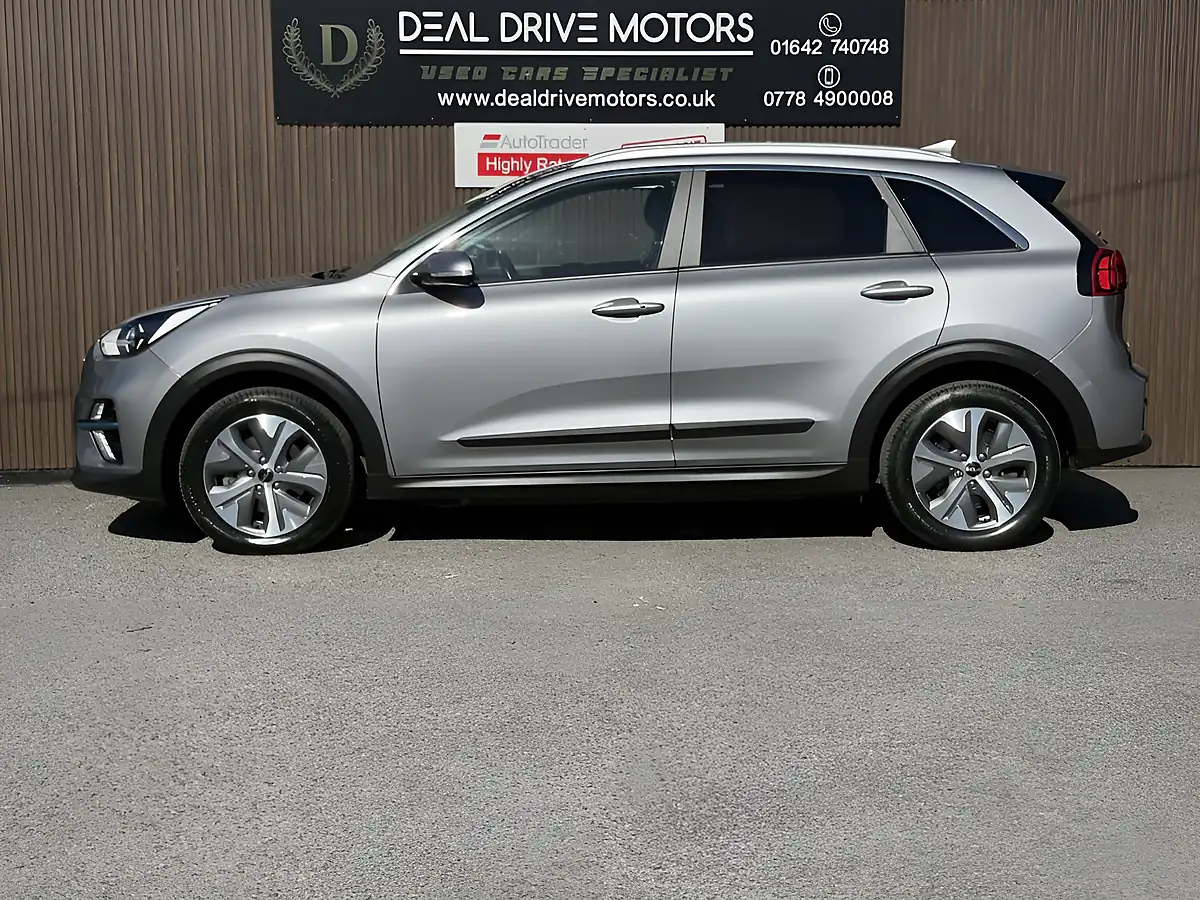 Used 2022 Kia Niro 2 Grey - Interior and Exterior details 5