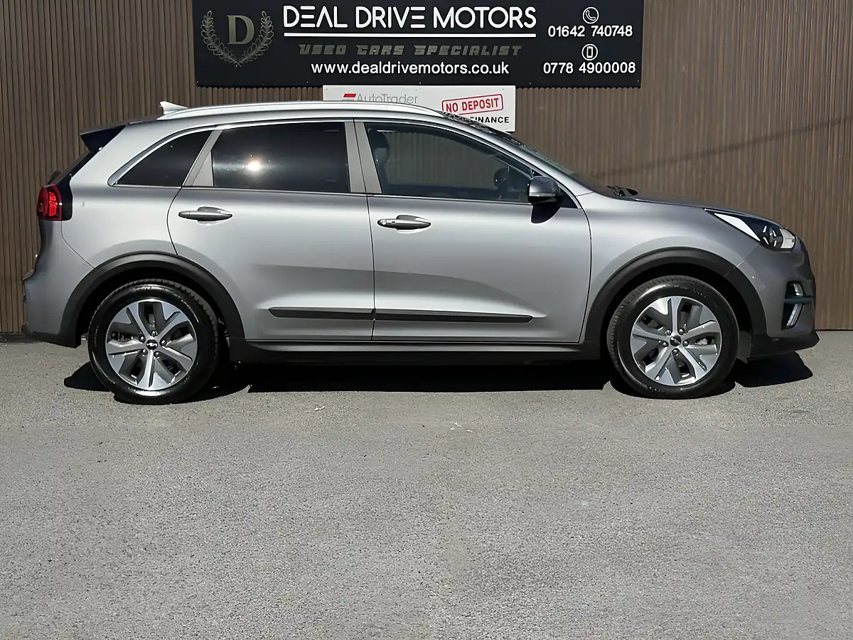 Used 2022 Kia Niro 2 Grey - Interior and Exterior details 9