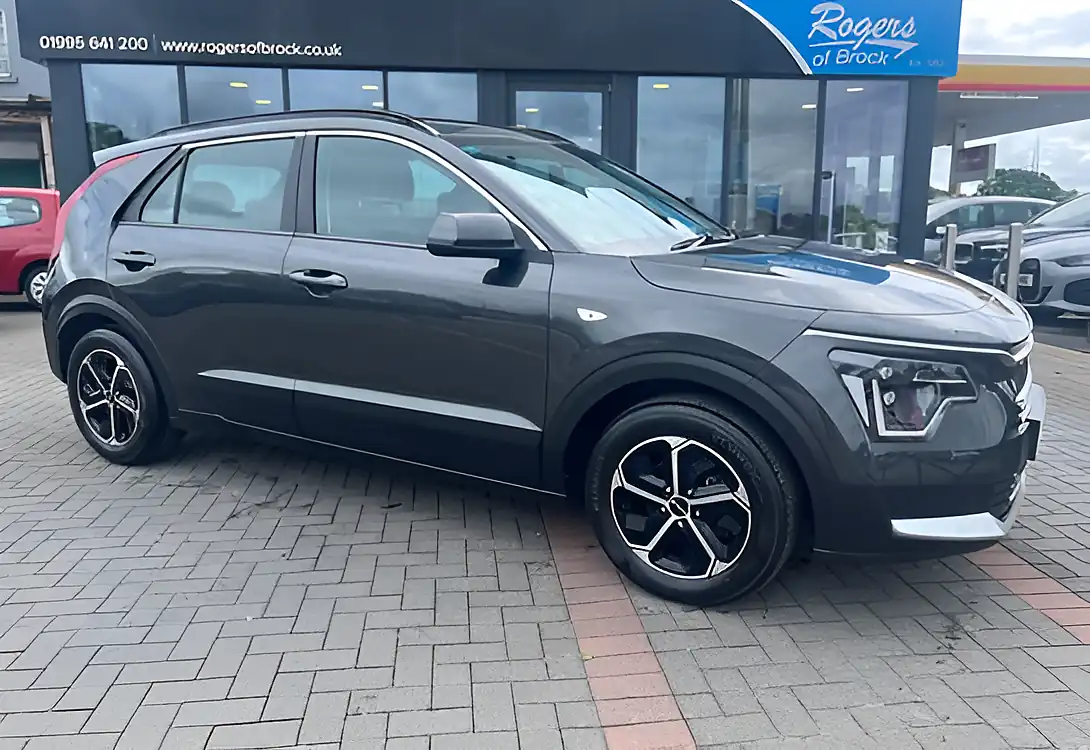 Used 2022 Kia Niro 2 Grey - Interior and Exterior details 11