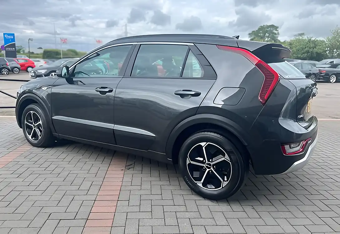 Used 2022 Kia Niro 2 Grey - Interior and Exterior details 15