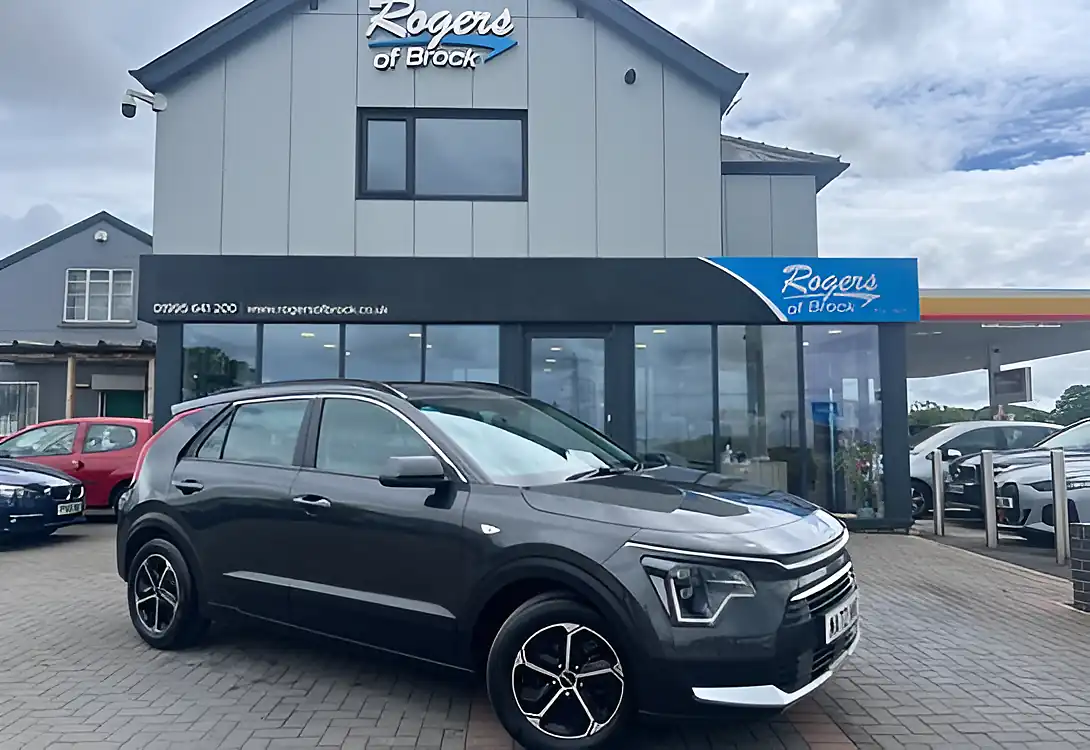Used 2022 Kia Niro 2 Grey - Interior and Exterior details 4