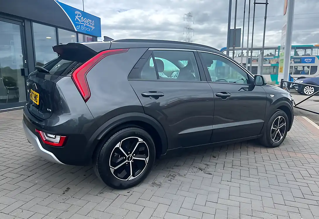 Used 2022 Kia Niro 2 Grey - Interior and Exterior details 9