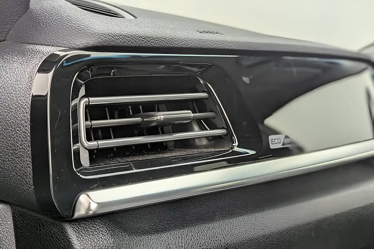Used 2022 Kia Niro 2 Grey - Interior and Exterior details 12
