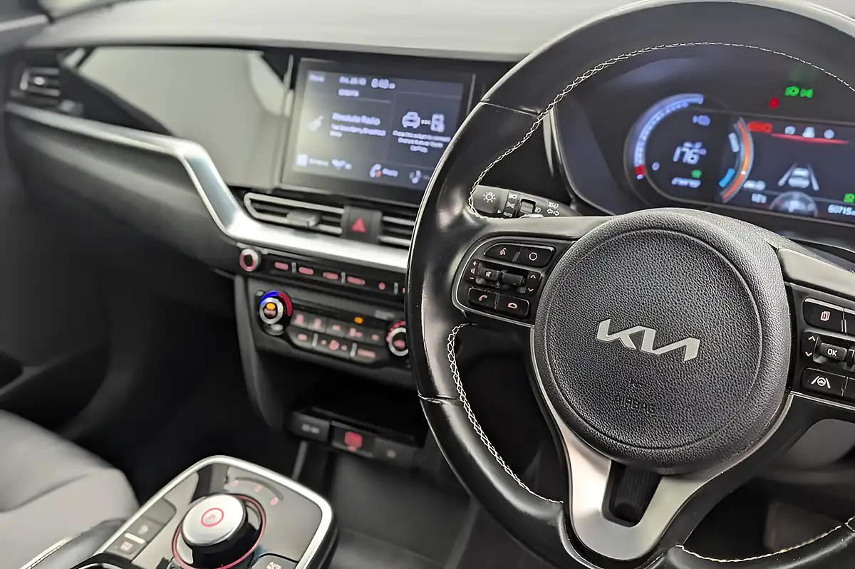 Used 2022 Kia Niro 2 Grey - Interior and Exterior details 16