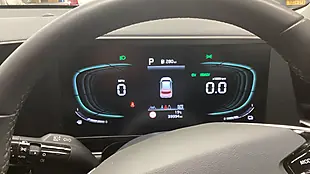 Used 2022 Kia Niro 2 Red - Interior and Exterior details 16
