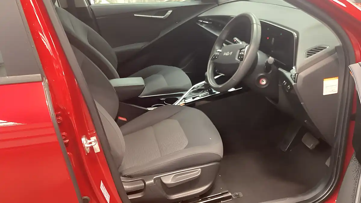 Used 2022 Kia Niro 2 Red - Interior and Exterior details 2