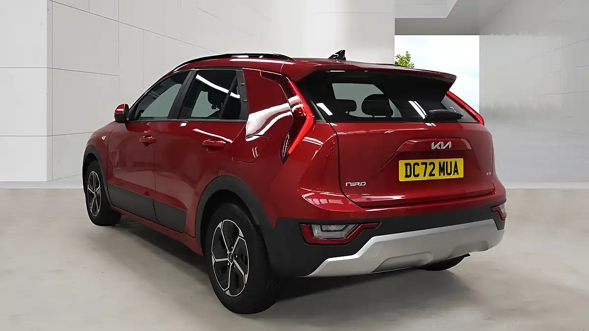 Used 2022 Kia Niro 2 Red - Interior and Exterior details 6