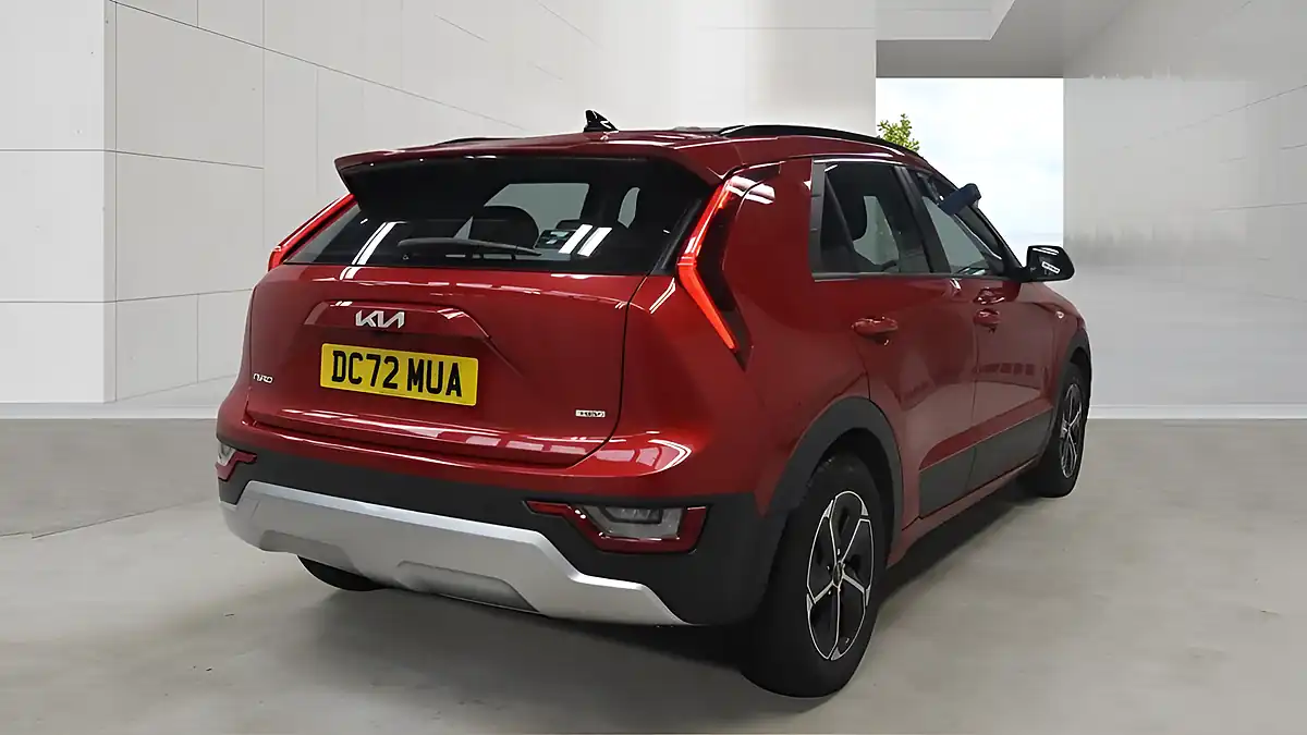 Used 2022 Kia Niro 2 Red - Interior and Exterior details 7