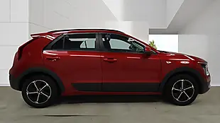 Used 2022 Kia Niro 2 Red - Interior and Exterior details 8