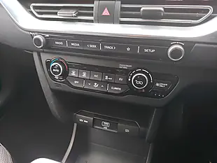 Used 2022 Kia Niro 2 Red - Interior and Exterior details 15