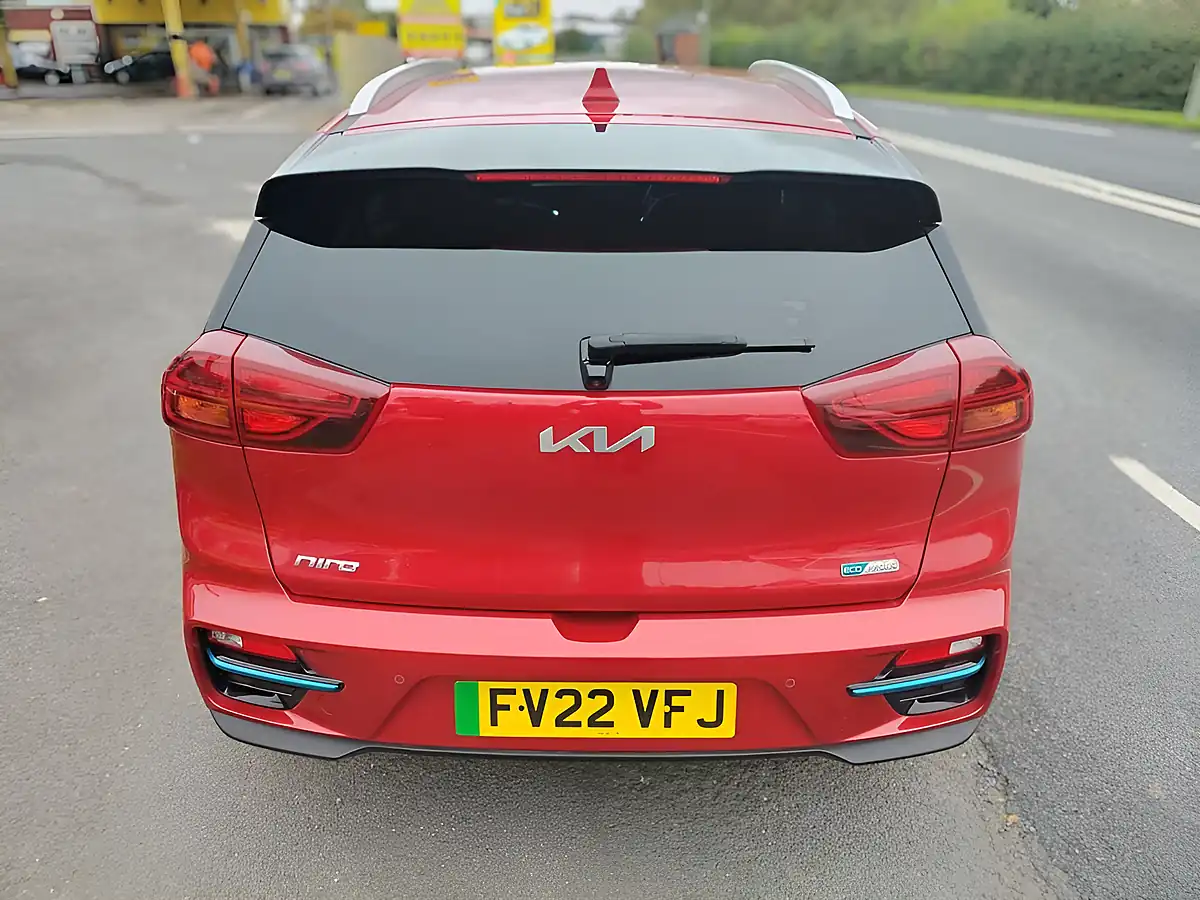 Used 2022 Kia Niro 2 Red - Interior and Exterior details 6