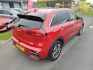 Used 2022 Kia Niro 2 Red - Interior and Exterior details 7