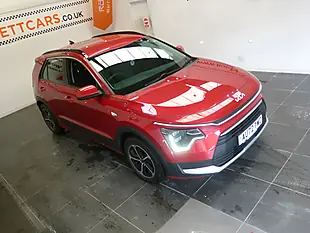 Used 2022 Kia Niro 2 Red Metallic - Interior and Exterior details 18