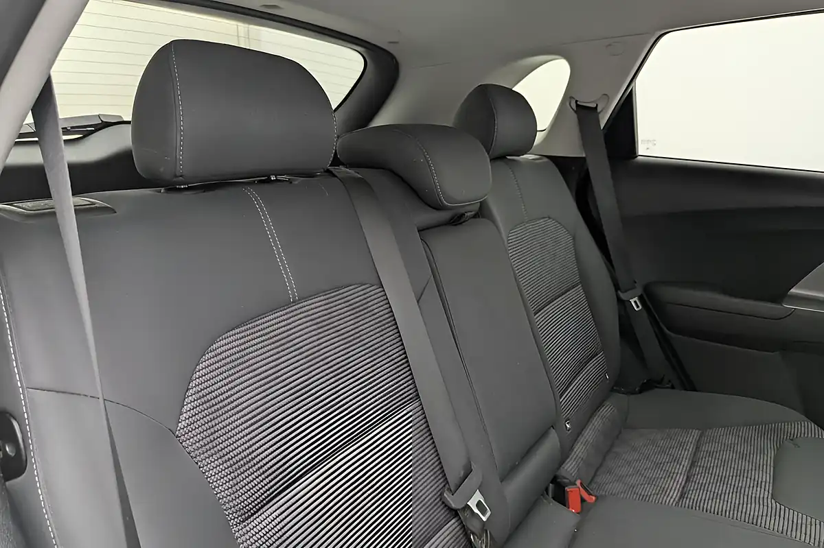 Used 2022 Kia Niro 2 White - Interior and Exterior details 11