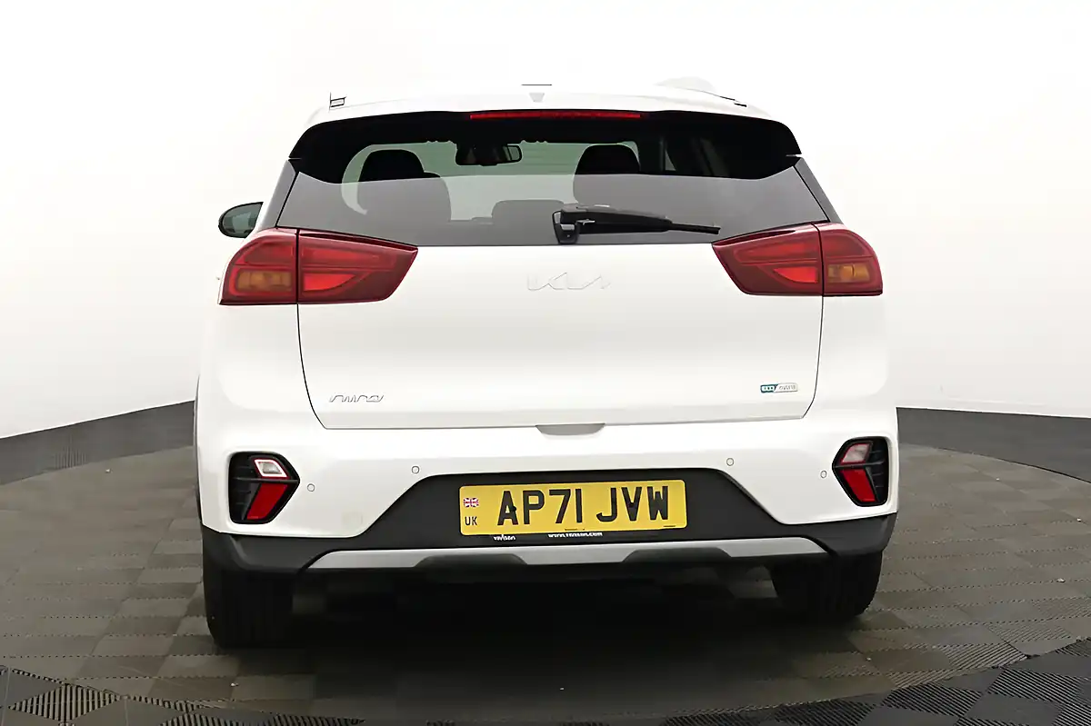Used 2022 Kia Niro 2 White - Interior and Exterior details 4