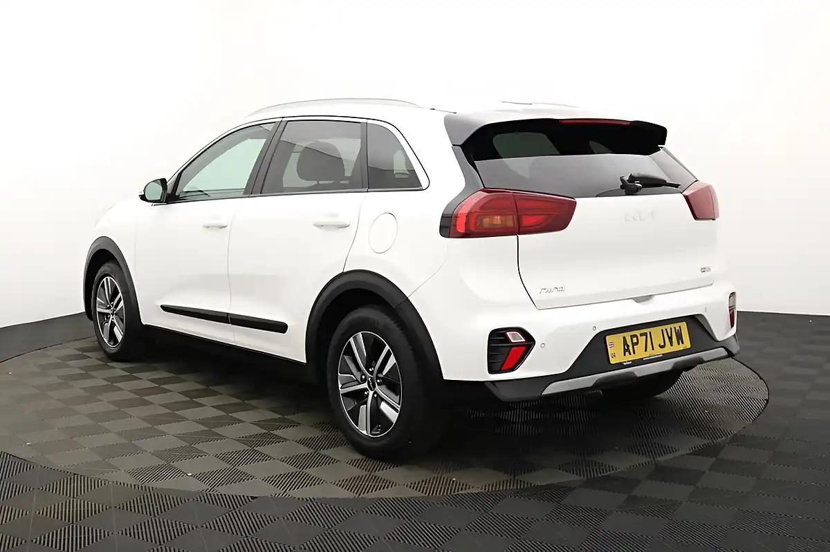 Used 2022 Kia Niro 2 White - Interior and Exterior details 5