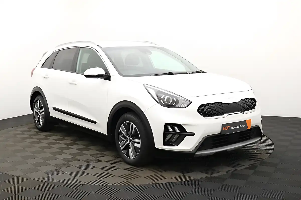 Used 2022 Kia Niro 2 White - Interior and Exterior details 8