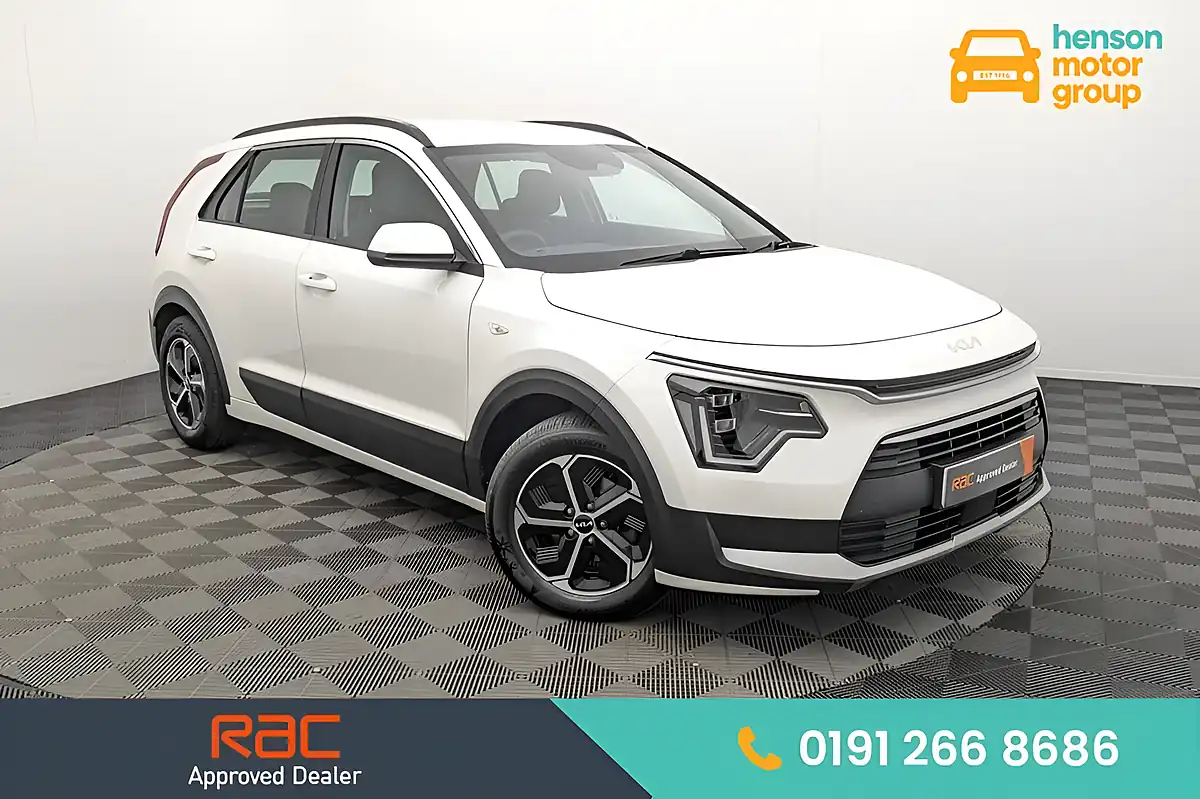 Used 2022 Kia Niro 2 White - Front View