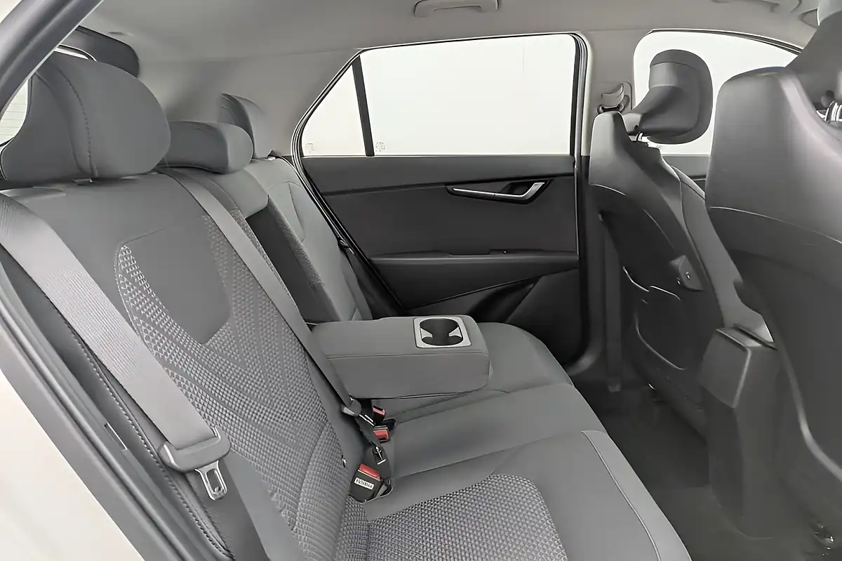 Used 2022 Kia Niro 2 White - Interior and Exterior details 10