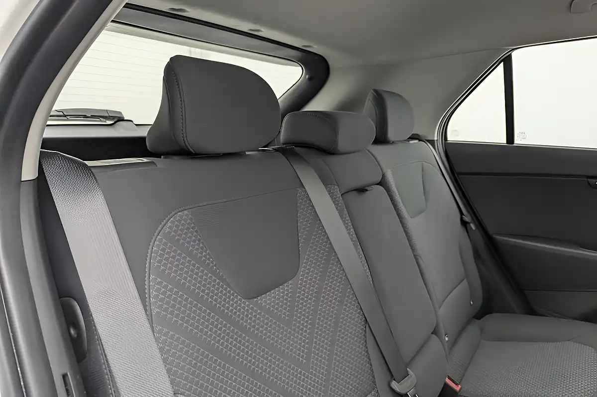 Used 2022 Kia Niro 2 White - Interior and Exterior details 11