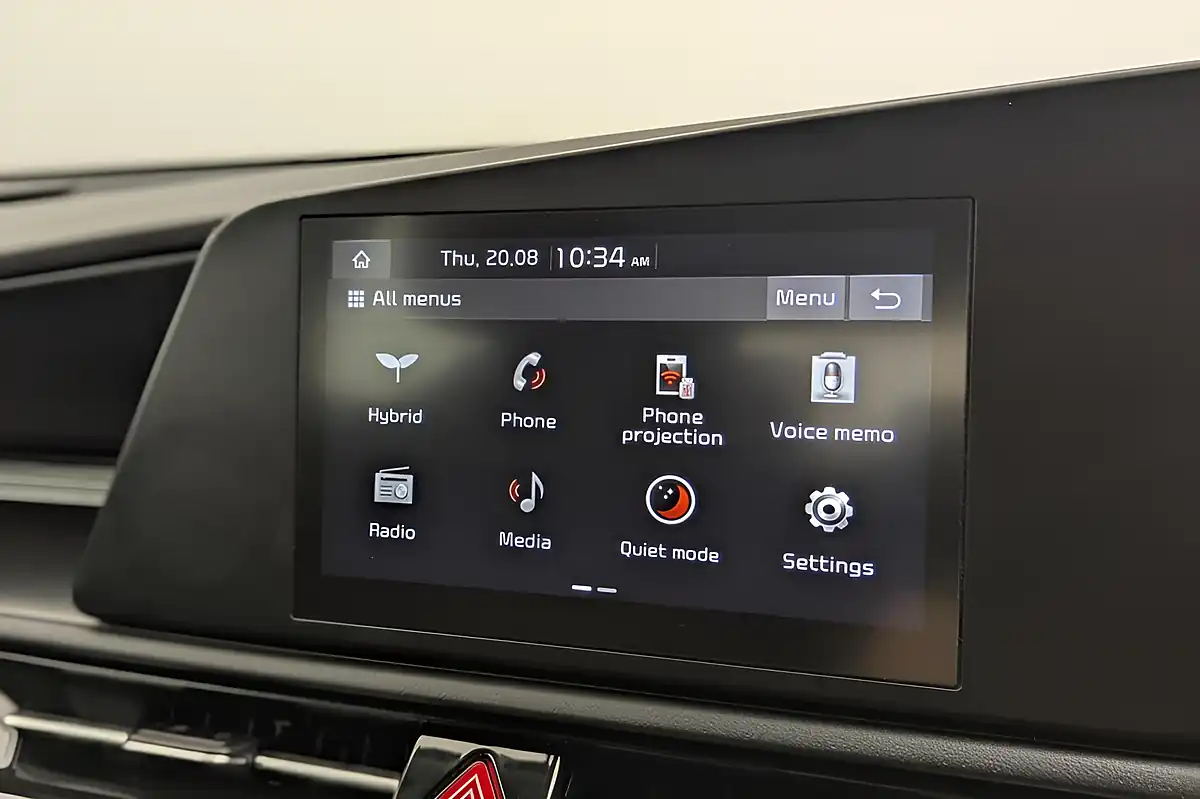 Used 2022 Kia Niro 2 White - Interior and Exterior details 12