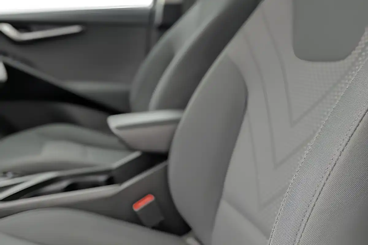Used 2022 Kia Niro 2 White - Interior and Exterior details 13