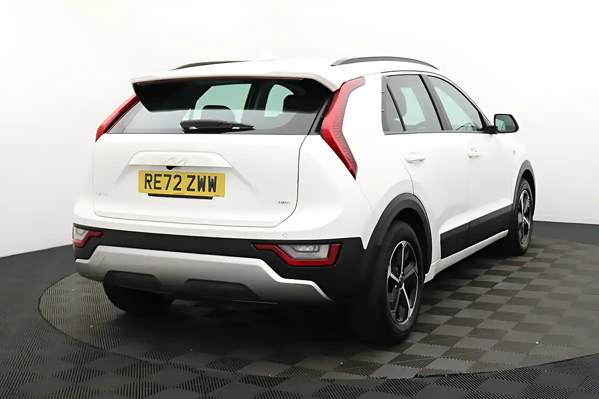 Used 2022 Kia Niro 2 White - Interior and Exterior details 3