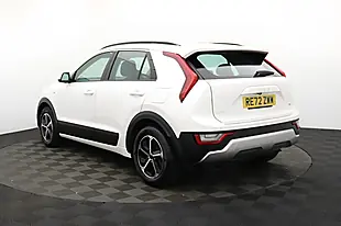 Used 2022 Kia Niro 2 White - Interior and Exterior details 5