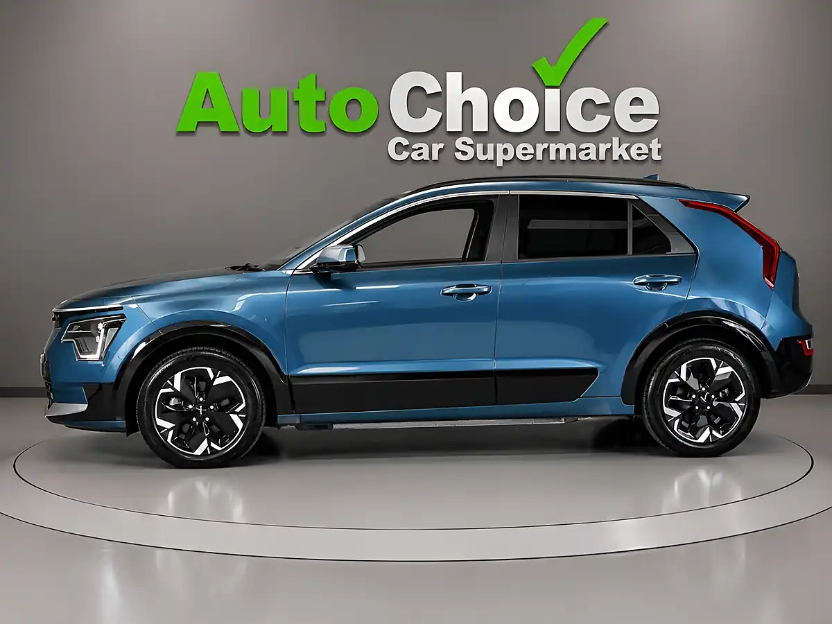 Used 2022 Kia Niro 3 Blue - Interior and Exterior details 4
