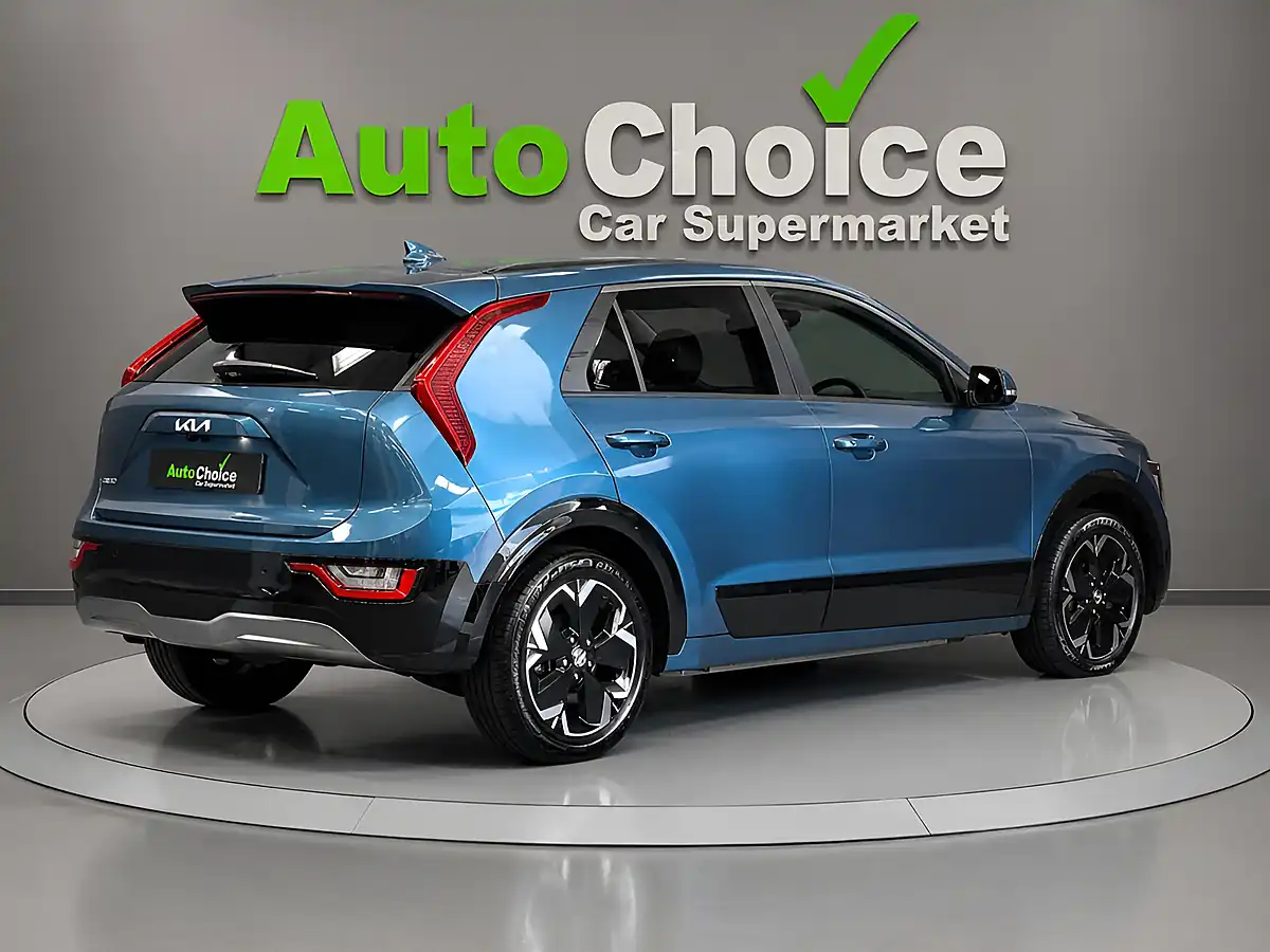 Used 2022 Kia Niro 3 Blue - Interior and Exterior details 8